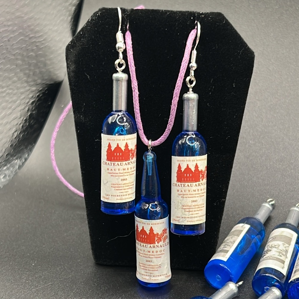 Fun wine bottle earrings and necklace